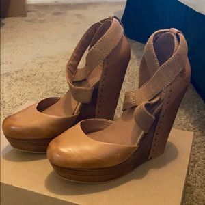 Lucky Brand Nana Leather Wedge